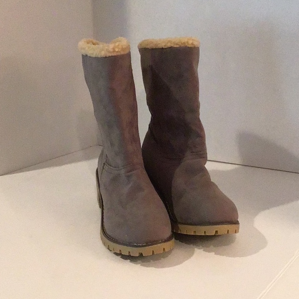 Women’s brand new boots